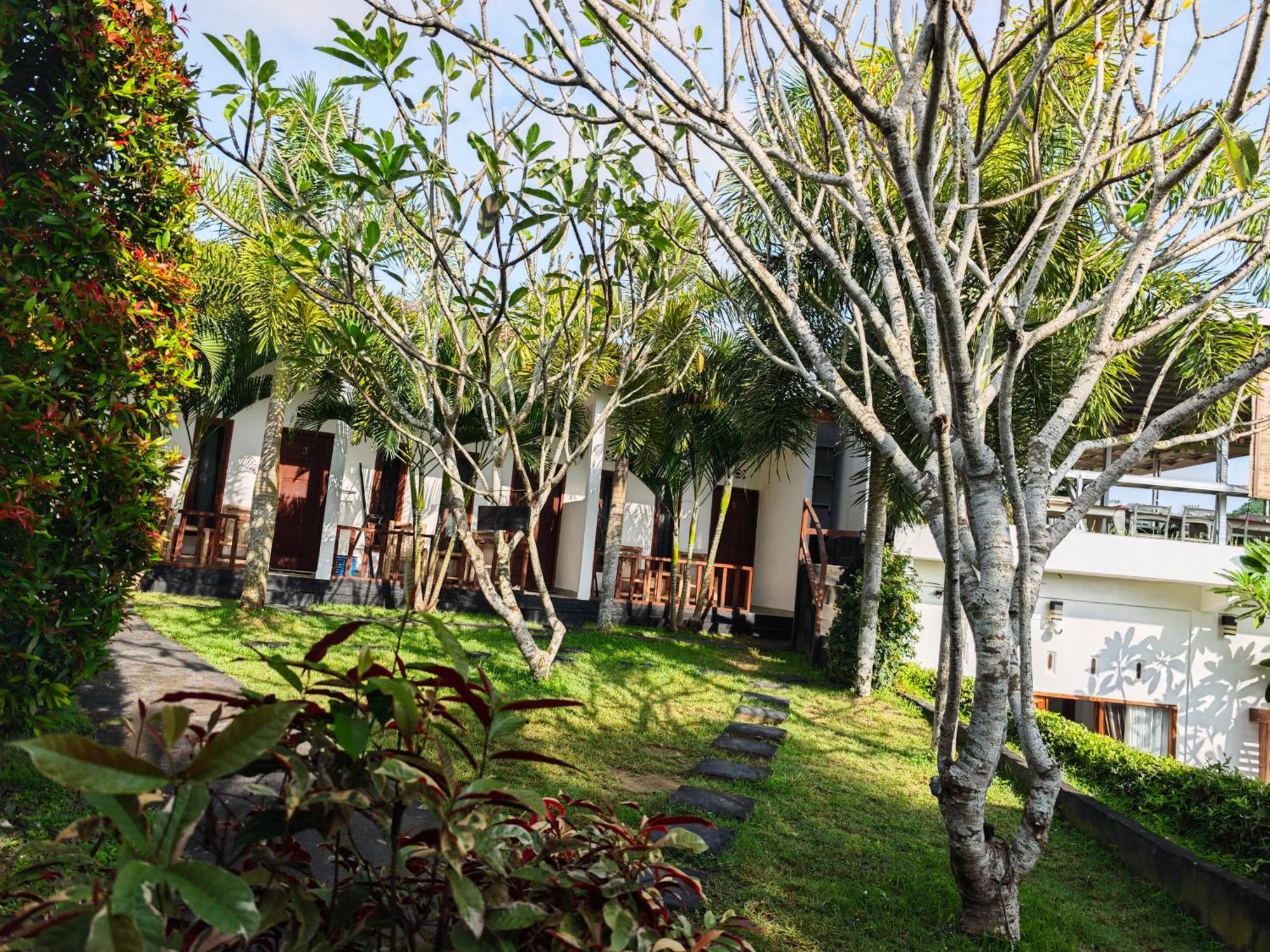 Surf Camp 79 Hotel Kuta  Exterior foto